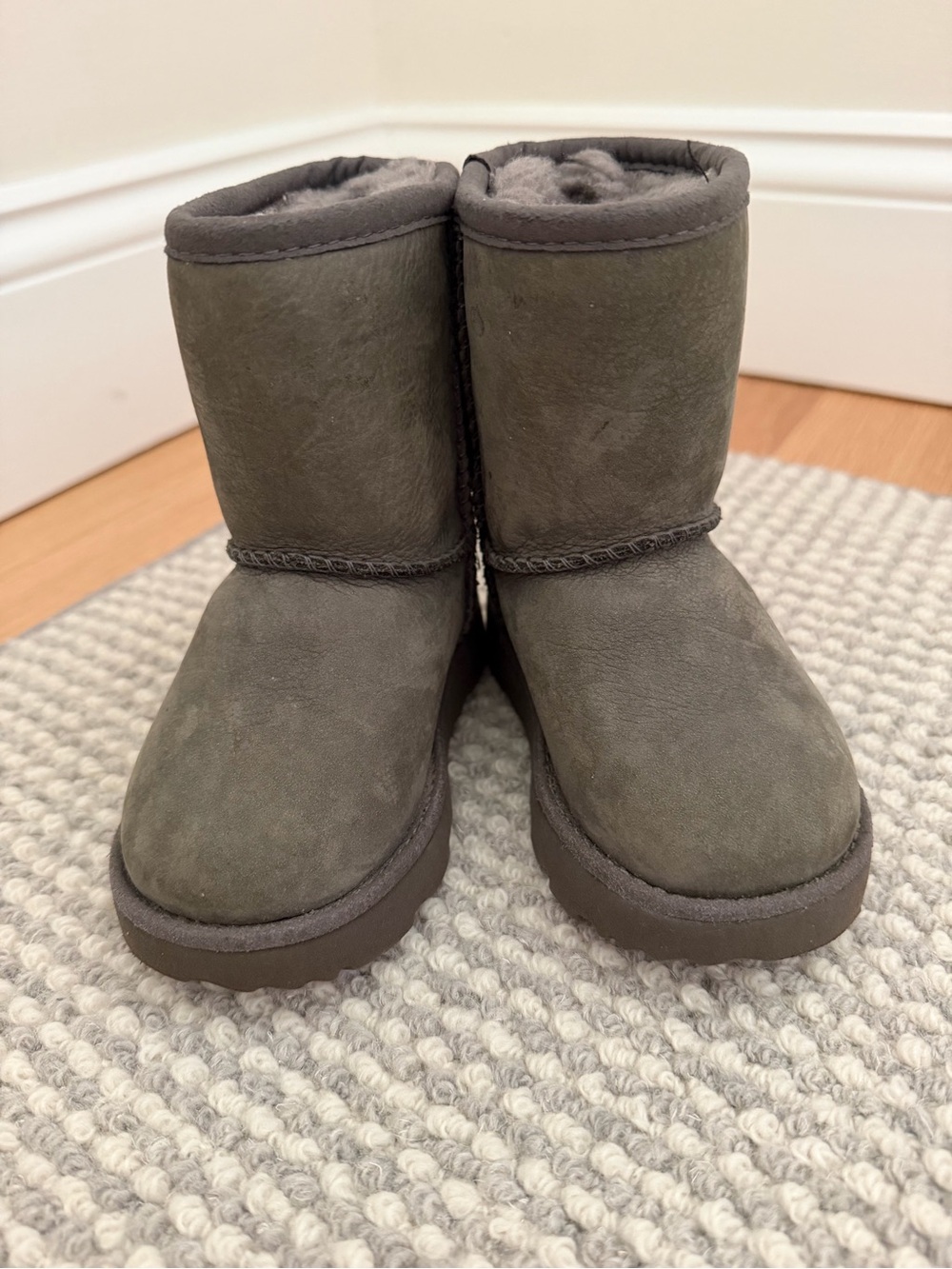 UGG Classic II Toddler Boots Charcoal/Grey | Size 6 | Genuine Sheepskin